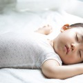 シリーズ「赤ちゃんと眠り」第三部もう睡眠で悩まない！我が家の赤ちゃんを“寝る子”にする方法