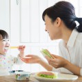 特集「発達心理学からみる赤ちゃんの食事」（後編）イヤイヤ期でも「食事をおいしく、きちんと食べる子ども」にするために