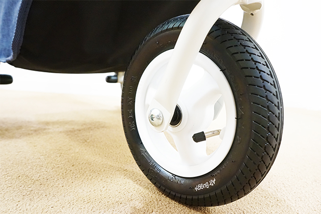 ベビーカーの1輪部分