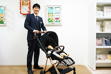 ベビーカーとパパ