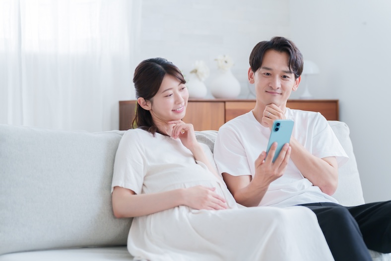 頼りになるのは?WEBサイトとアプリが必須ツールに